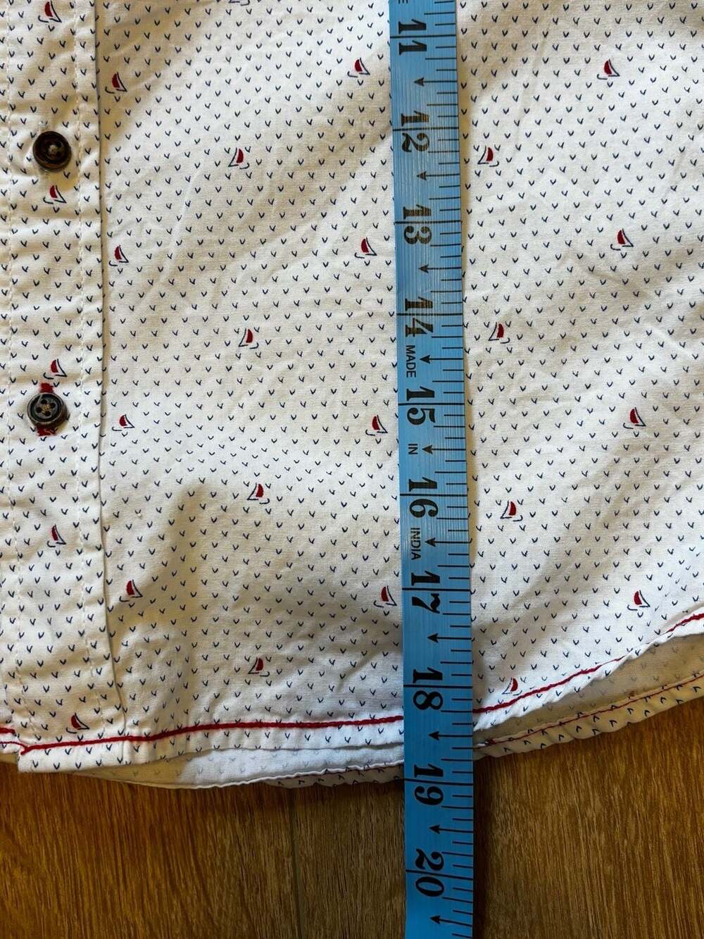 Free Planet Button Down Shirt Size Large (6) White Sailboat Print - Picture 8 of 8